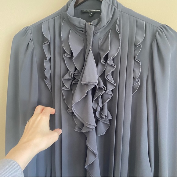 Express Ruffled Blouse Zip Up Casual Dressy Pleated Long Sleeves Size 4 - Picture 2 of 8